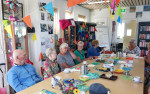 25. Versiering en tractaties  zorgden voor prima stemming